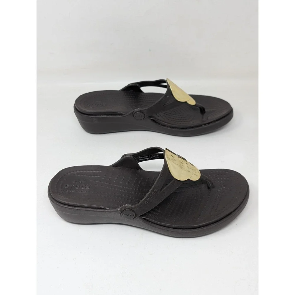 Crocs Women's Size 6 Sanrah Wedge Brown Liquid Metallic Gold Sandals Wedge Shoes